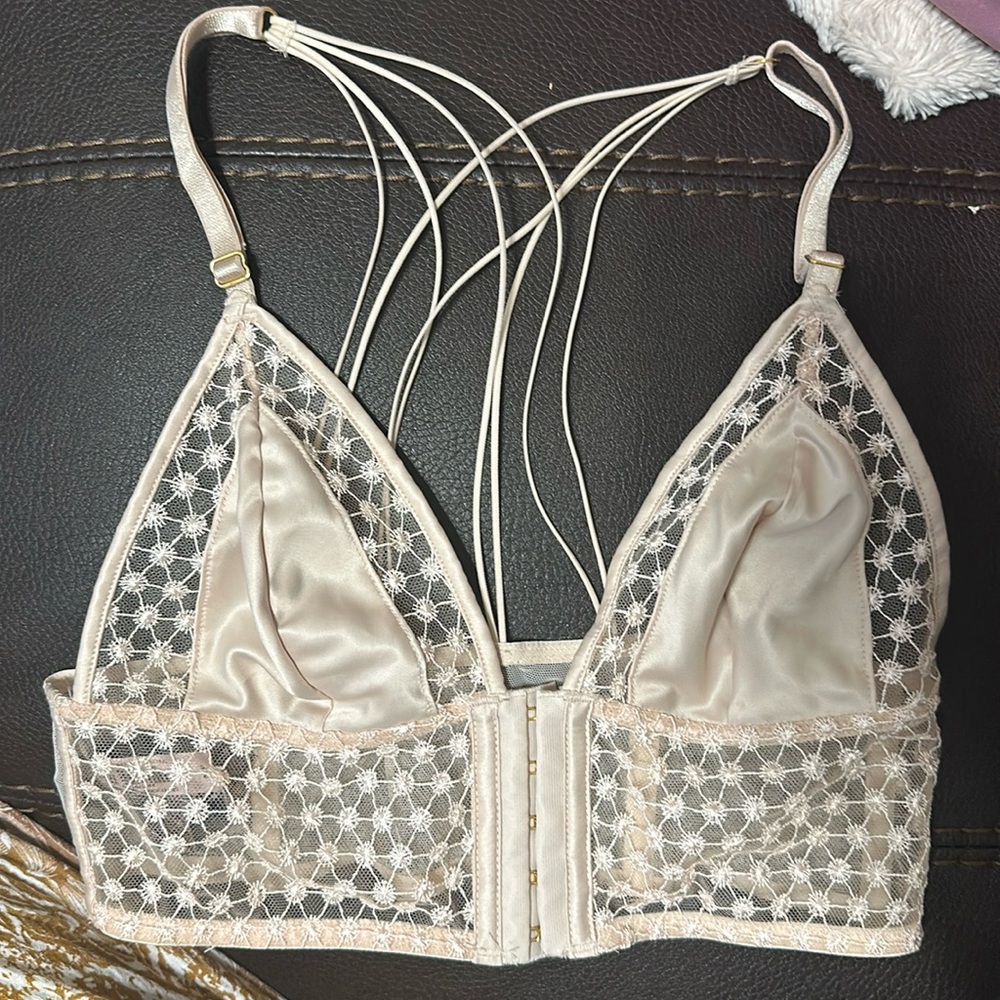 Light pink Victoria’s Secret bralette size small